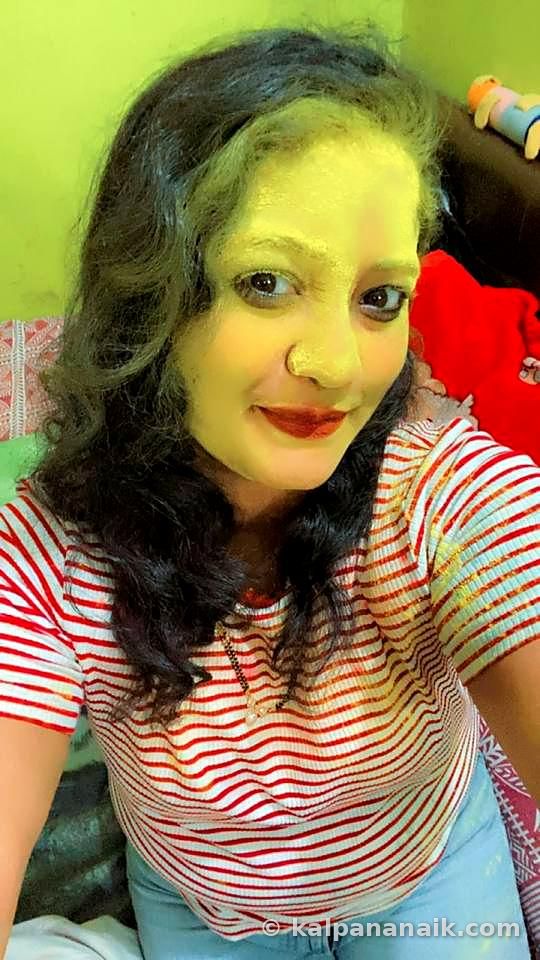 Selfie of Kalpana with curly hair