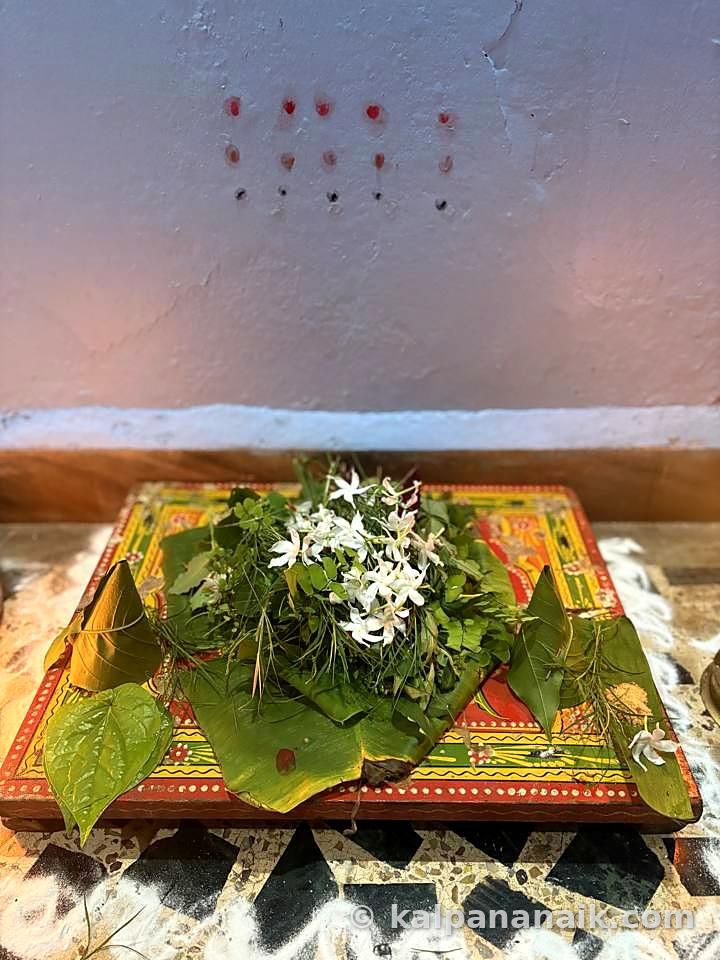 Jasmine and betel-leaf offering